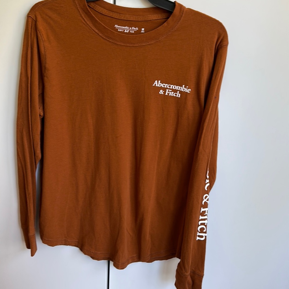 Abercrombie and fitch tee